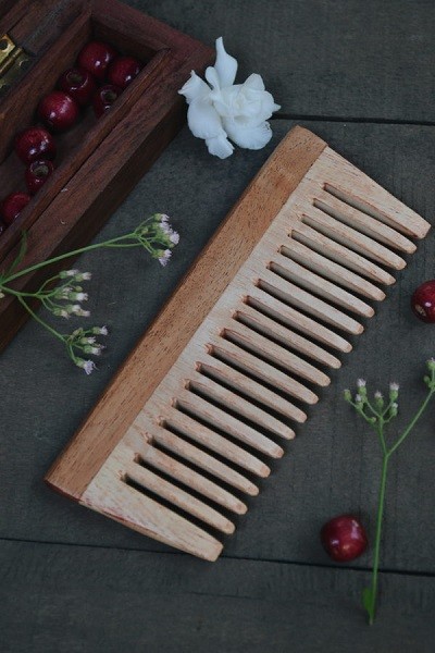 Almitra Sustainables: Neem Comb Small